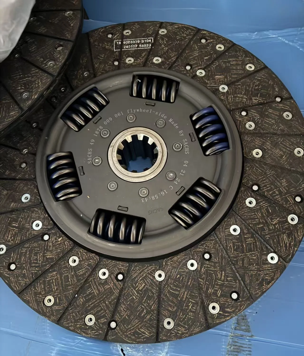 

Original Clutch Disc Plate Bearing 0501.221.020 for FAW J6 4*2 Tractor (Model 4180) for TRAXON Automatic Transmission Parts