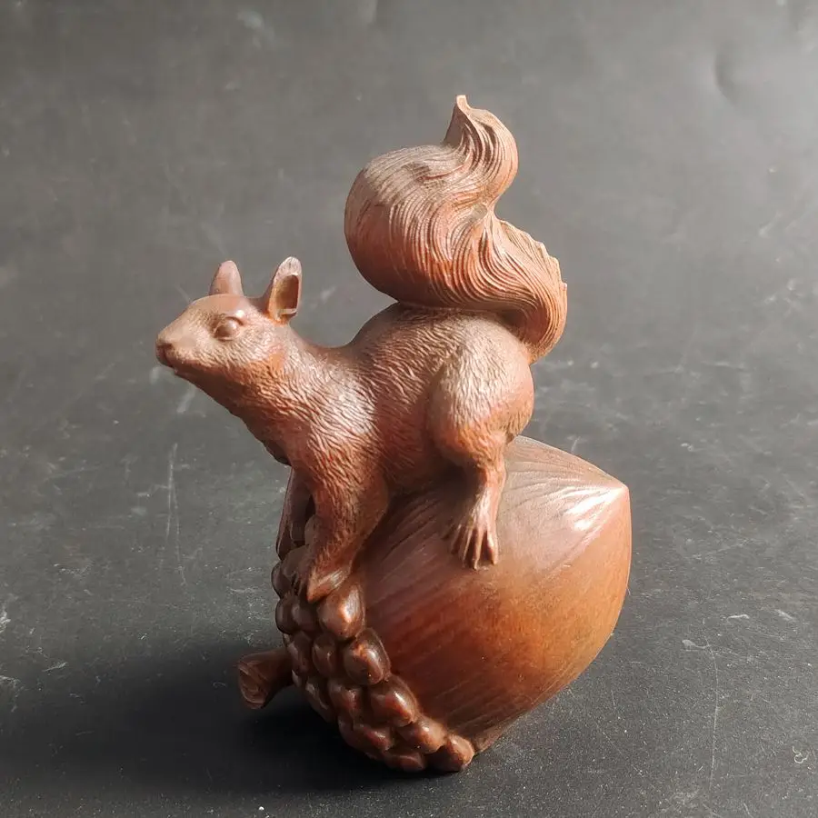 Chinese old boxwood hand carved squirrel Figure statue netsuke collectable gift