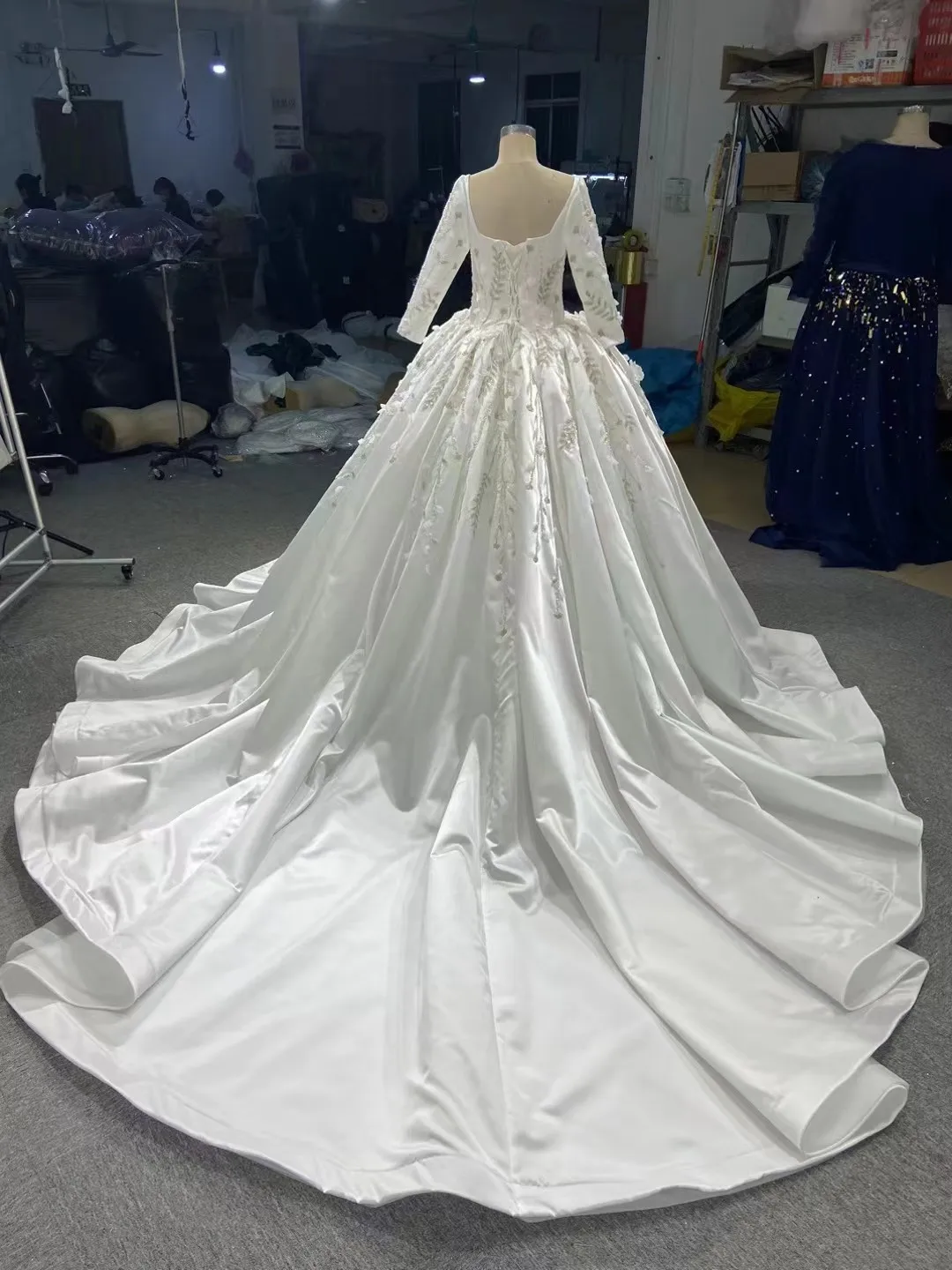 Rsm 67282 67210 Long Sleeves Satin Lace Flowers Wedding Dress Ball Gown Luxury Satin Bridal Gown