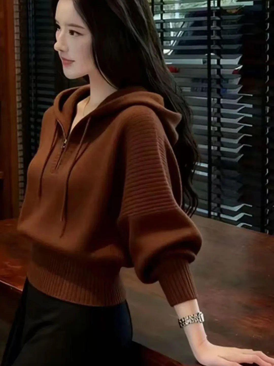 韓国風スレルーズニット帽子セーター女性の秋冬アウターインナーマッチルーズウエストコントロールニットトップ