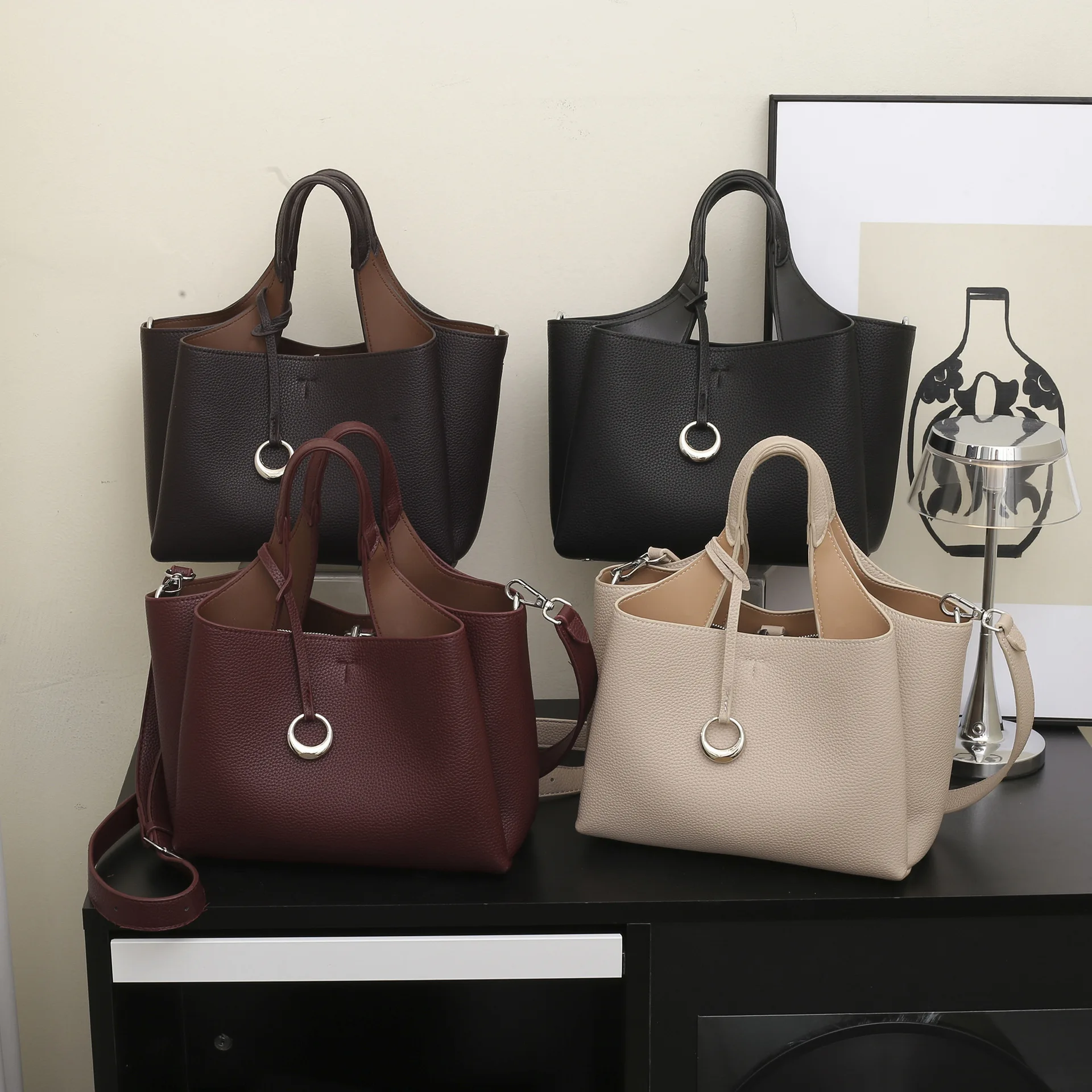 

High-end Fashion Commuter Handbag, Large-capacity Messenger Bag, Versatile Casual Women's Bag