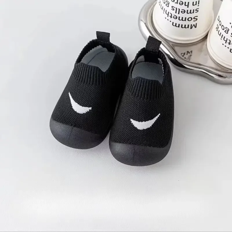 Классический стиль, новая детская сетчатая дышащая нескользящая обувь на мягкой подошве для малышей