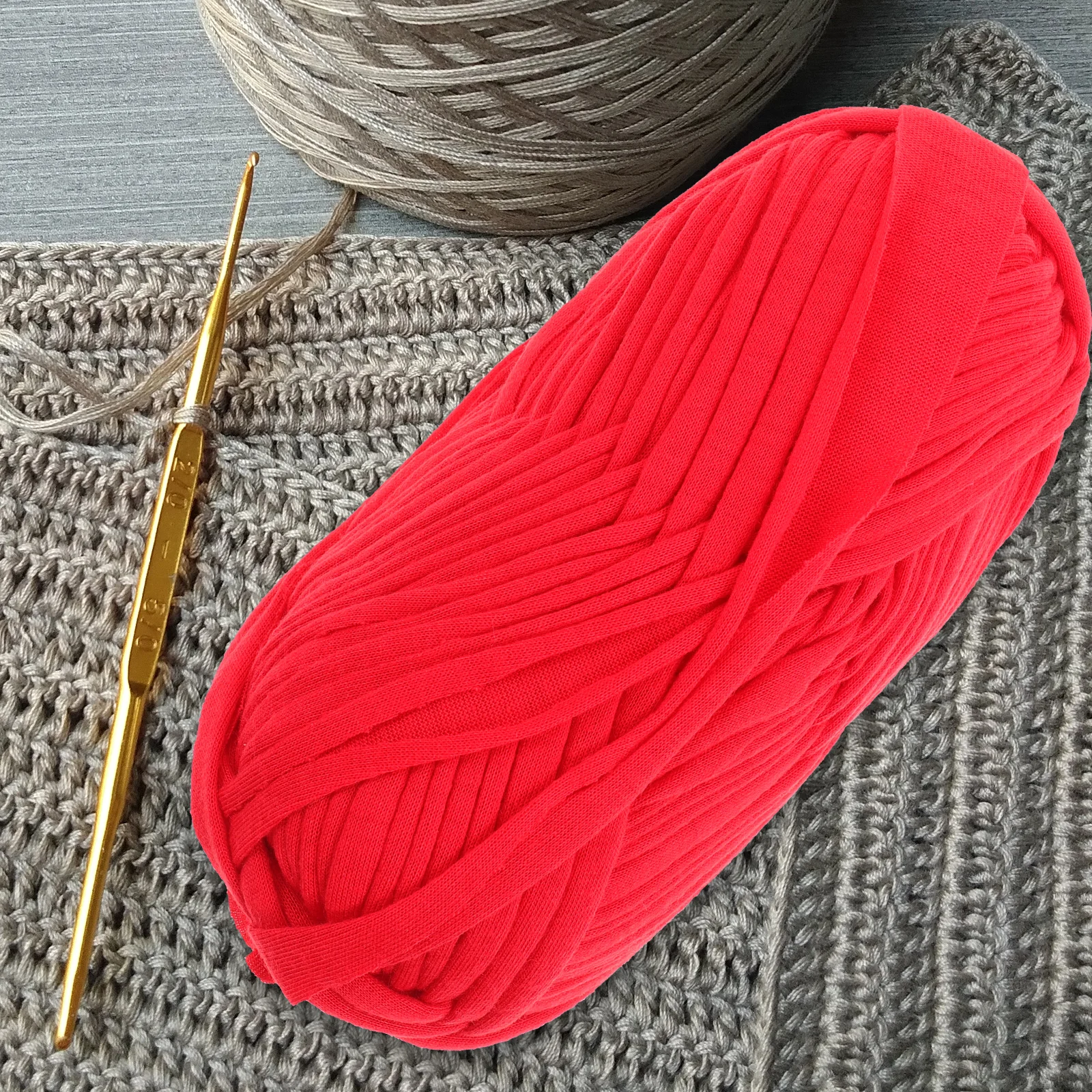 

4 Rolls Thick Braided Yarn Soft Crochet Yarn for DIY Handicraft Weaving Rope Knitting Supply Blanket Bag Craft Rope Cord