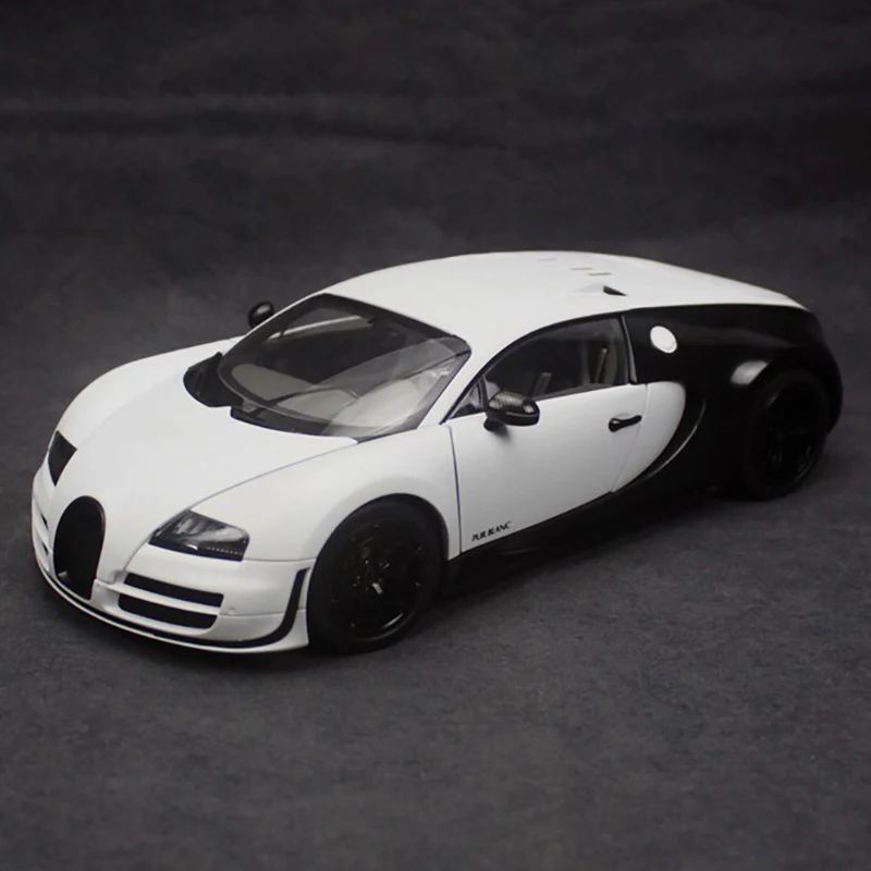 AUTOART 1/18 Weilong Panda Sport PUR, Modelo de Auto Deportivo de Aleación, 70933