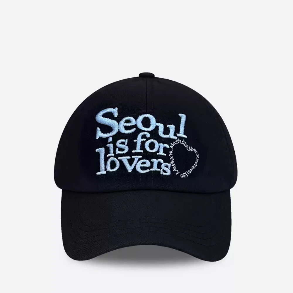 Embroidered three-row letter heart-shaped outline baseball cap in Korean style, suitable for casual wear and daily commuting.