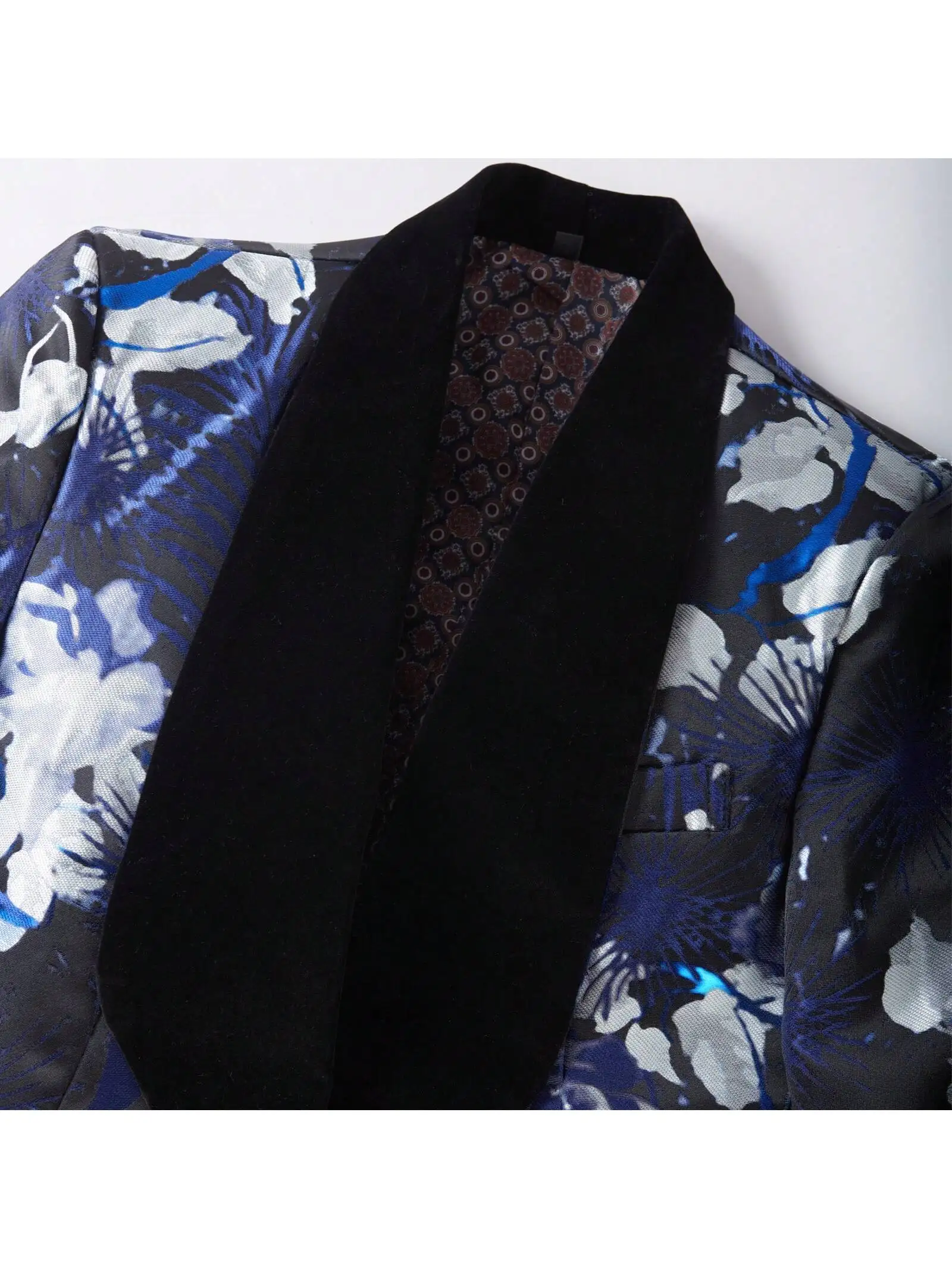 ชุดสูทสามชิ้นทรงเข้ารูปของผู้ชายพร้อมทักซิโด้กระดุมแถวเดียว เหมาะสําหรับงานแต่งงาน ลูกบอล และดินเนอร์ (เสื้อ + เสื้อกั๊ก + กางเกง