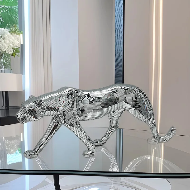 

Modern Luxury Leopard Sculptures Desk Ornaments Art Leopard Figurines Living Room Creative Animals Sculptures Bedroom Home Decor