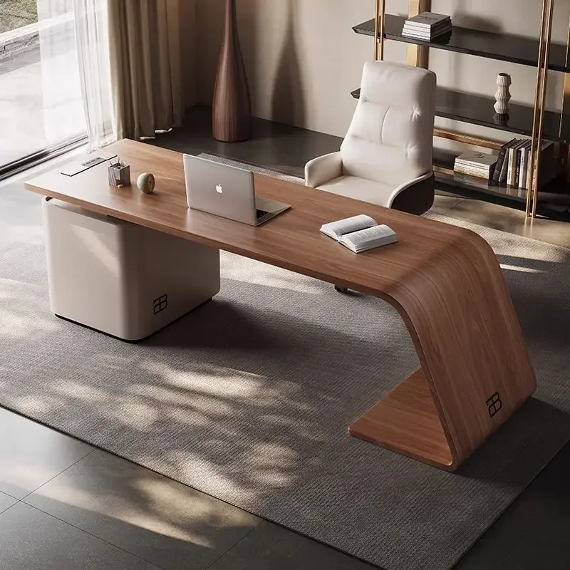 Bureau d'écriture, bureau d'ordinateur de patron, étude à domicile