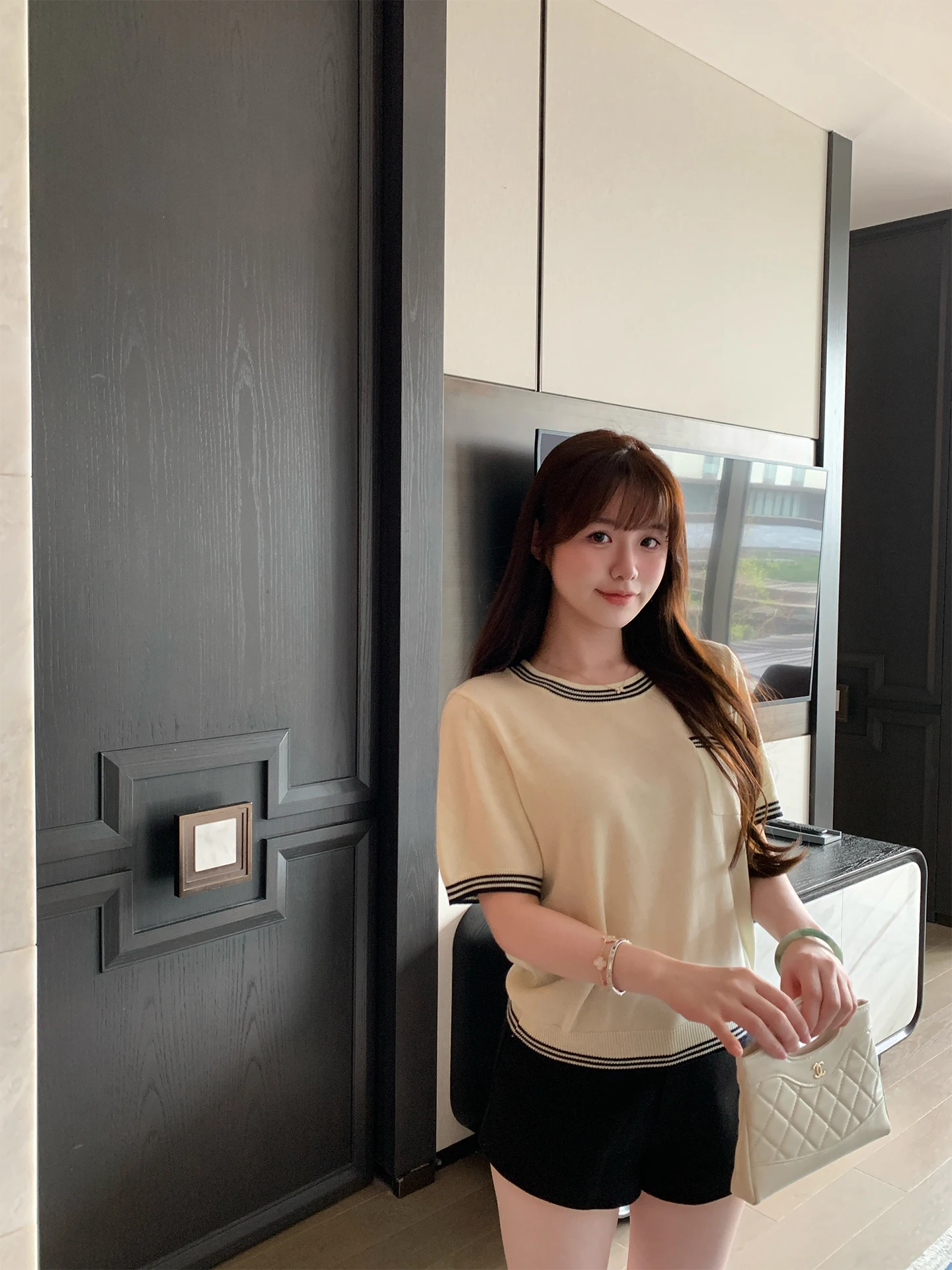 

Kkwne Knitted round Neck Short Sleeve Color Block Design Elegant Top Loose Fit Style Women's Fashion Spring Season