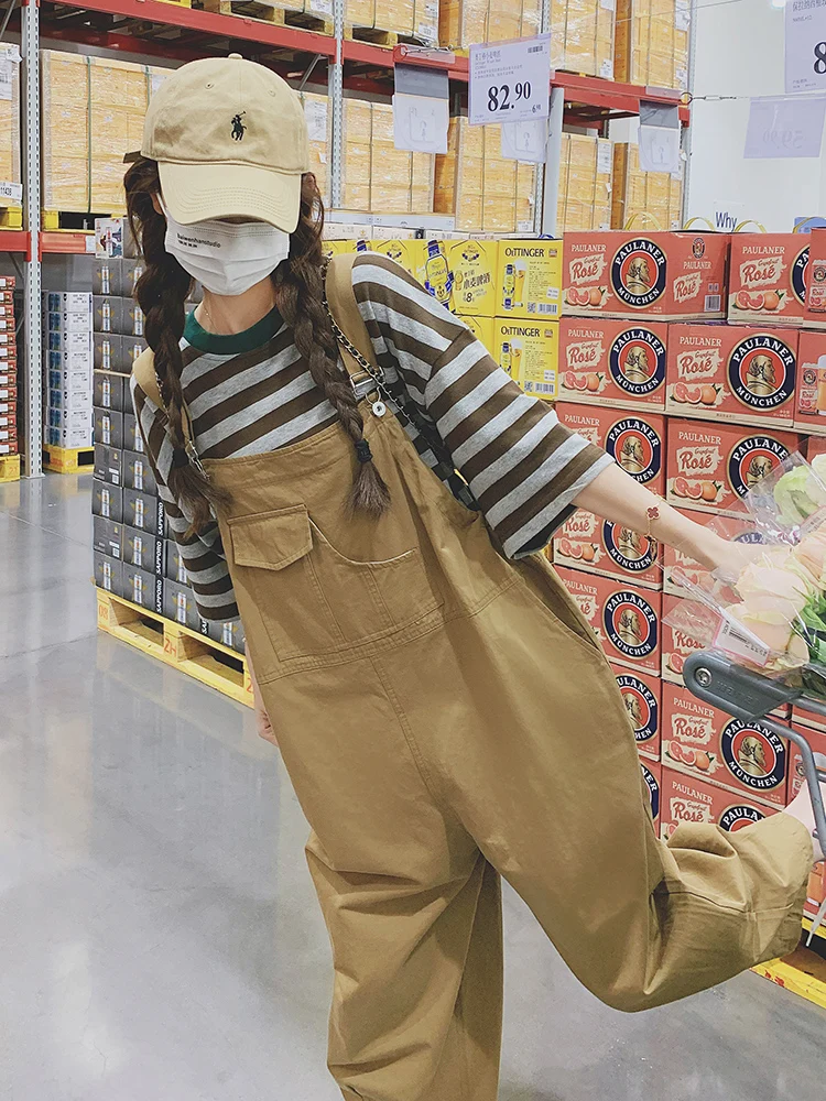 

Hong Kong Style Casual Summer New Striped T Shirt Top Loose Khaki Overalls Two Piece Set Women's Fashion Ensemble Polyester