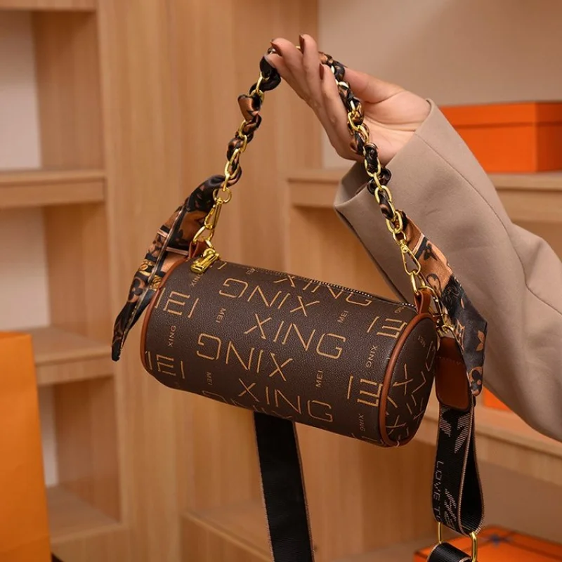 

Минималистичная модная модная сумка-клатч с буквенным логотипом и простым винтажным стилем для женщин