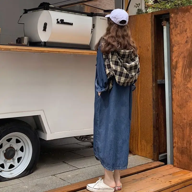 2025 nuevo vestido de mezclilla para mujer, camisa de manga larga, falda larga de otoño, falda larga por encima de la rodilla holgada e informal con temperamento adelgazante