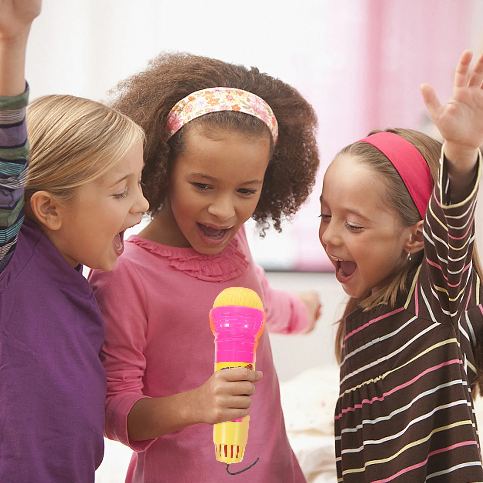 

3Pcs Echo Microphone Kids Pretend Play Bright Color Lightweight Plastic Microphone Party Role Play Singing Fun Gift