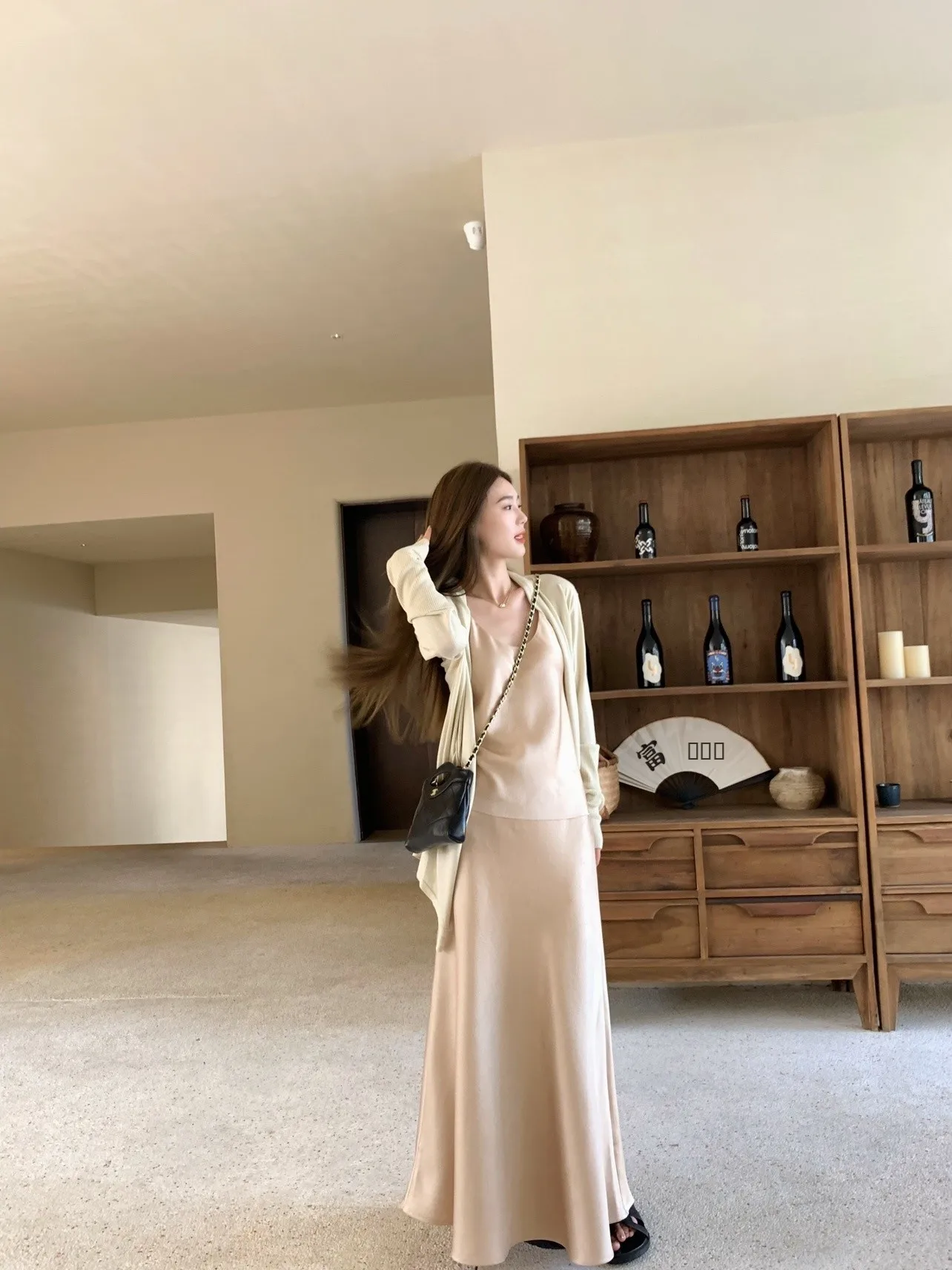 

Простой повседневный вязаный кардиган с защитой от солнца, свободного кроя, из полиэфирного волокна, с длинными рукавами, средней длины, для женщин.