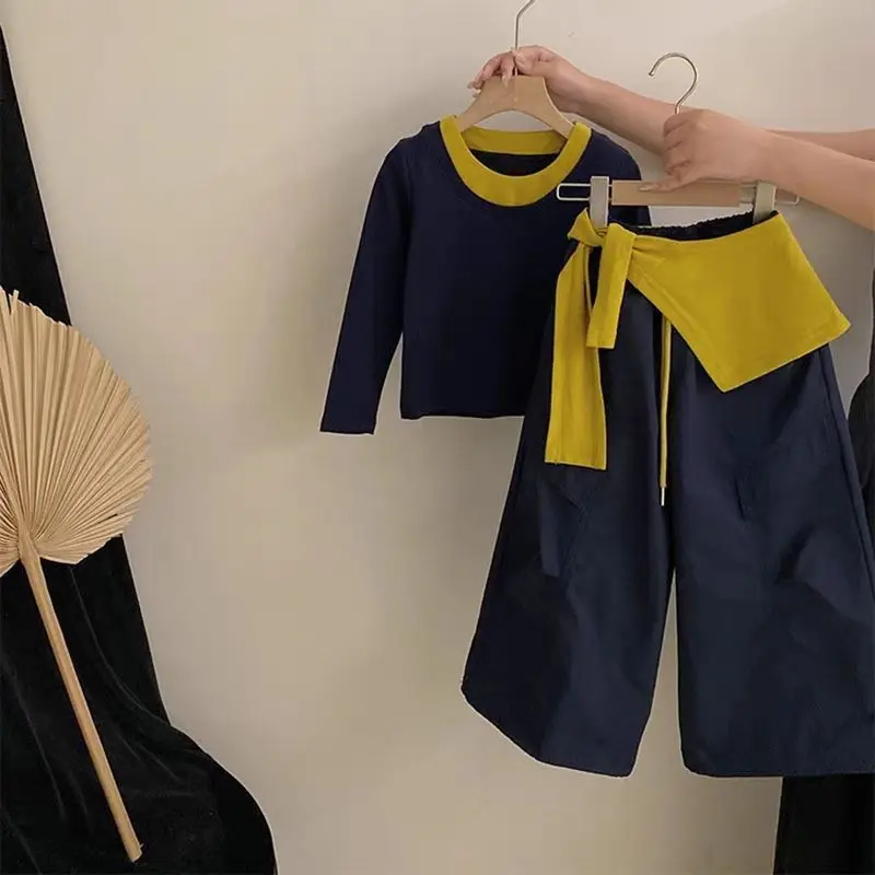 Girls Autumn Set – Long Sleeve T-Shirt with Cape & Loose Cargo Apron Pants, Korean Style Casual Outfit for Big Kids