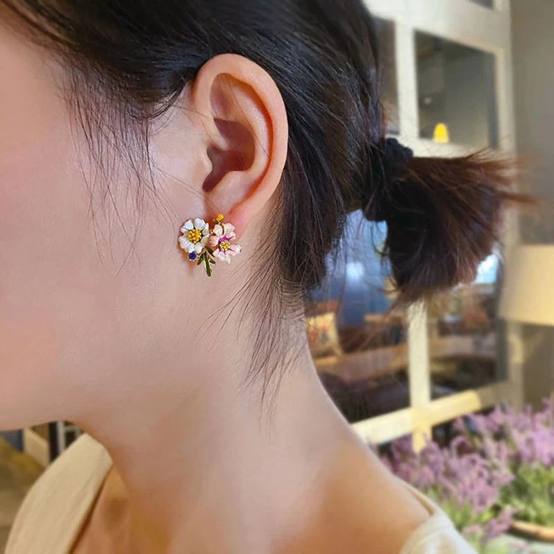 Ins Daisy Flower Asymmetrical Earrings Female Super Fairy High-end French Drip Glaze Temperament Niche Stud Earrings