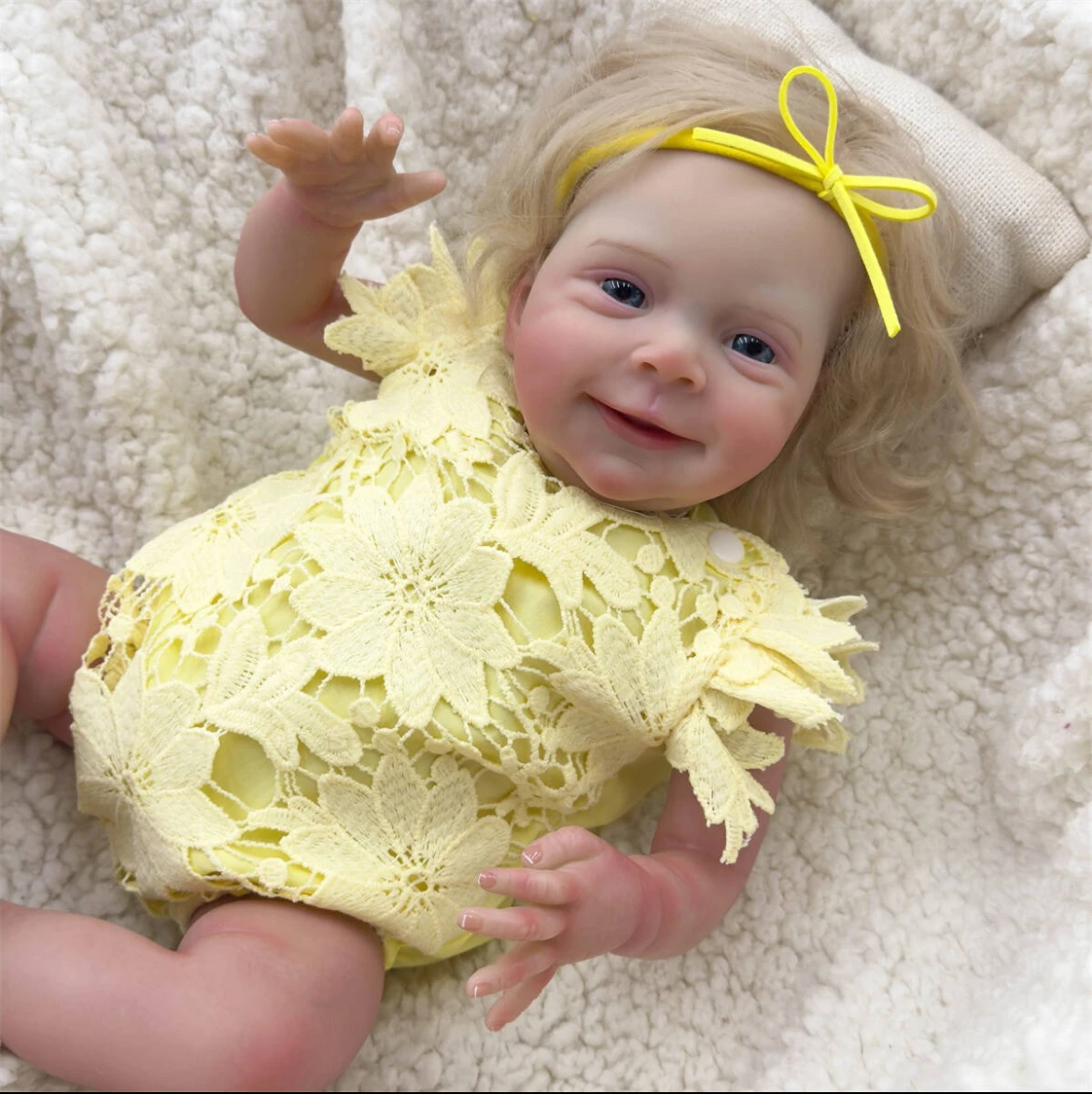 19-calowa realistyczna lalka Reborn - wykwintna ręcznie robiona lalka artystyczna z trójwymiarową teksturą skóry, wkręconymi włosami i widocznymi żyłkami