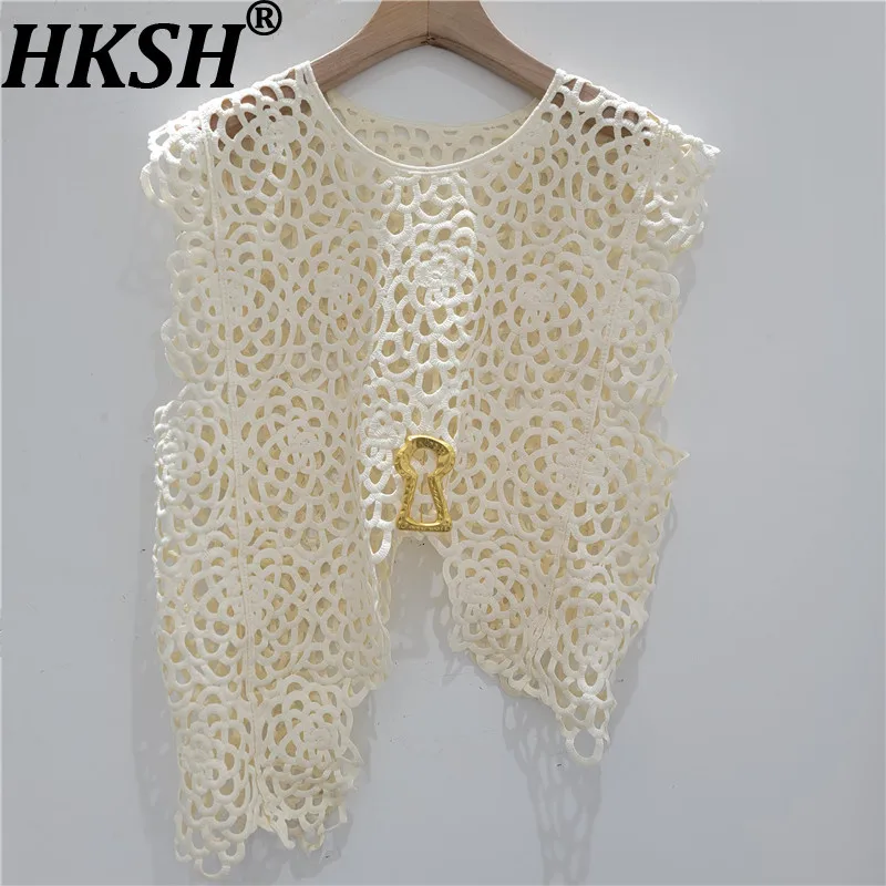 

Женский шикарный топ HKSH с вырезами, крючковой вязкой, асимметричным подолом, металлическим декором, круглым вырезом, без рукавов, класса люкс, новинка лета 2026 HK19554