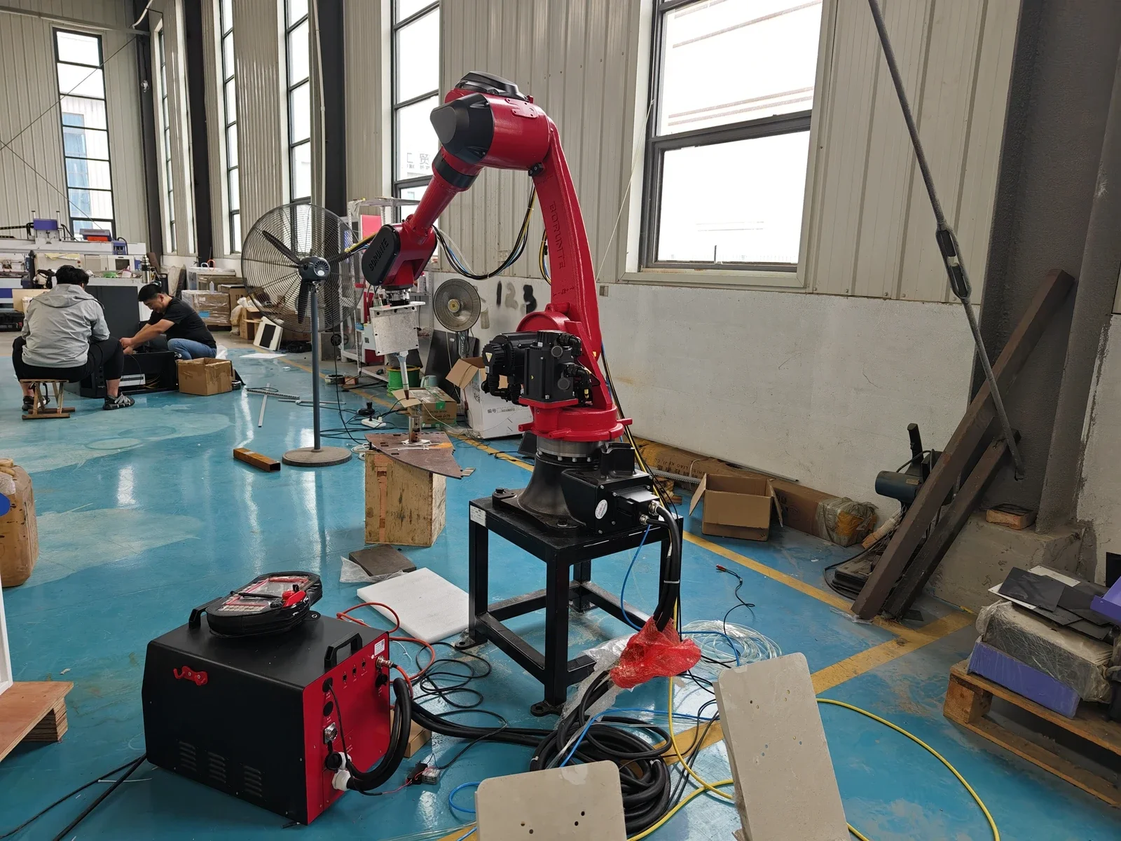 Six-Axis Automatic CNC Robotic Arm Fiber Laser Welding Machine for stainless steel Aluminum Raytools Raycus MAX Generator