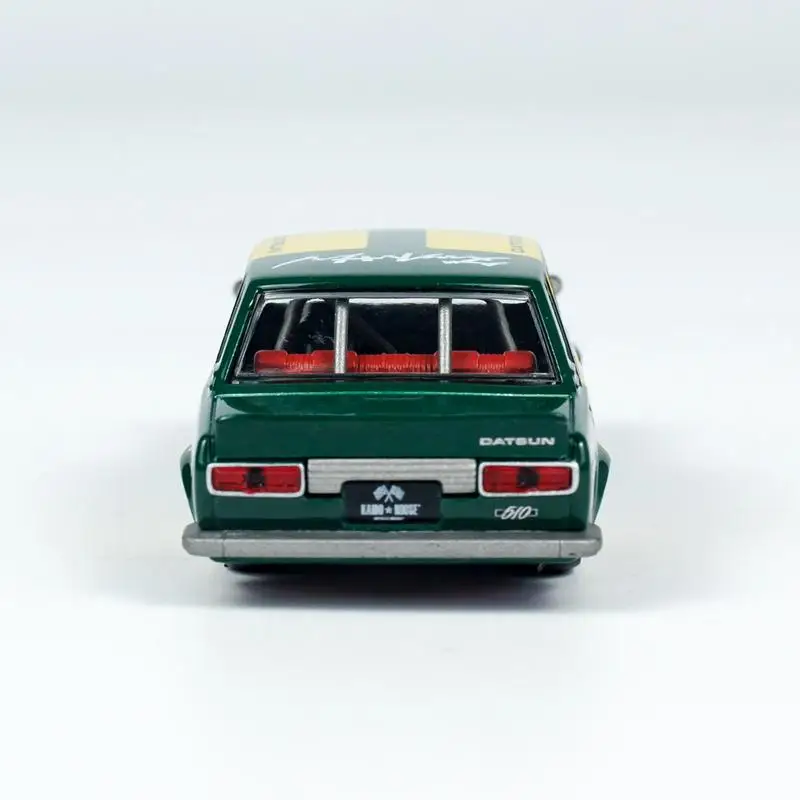 Kaido House MINIGT 1:64 Datsun Street 510 Racing V2 modello di auto pressofuso in lega in miniatura, decorazione per adulti, giocattolo per ragazzi, regalo per bambini