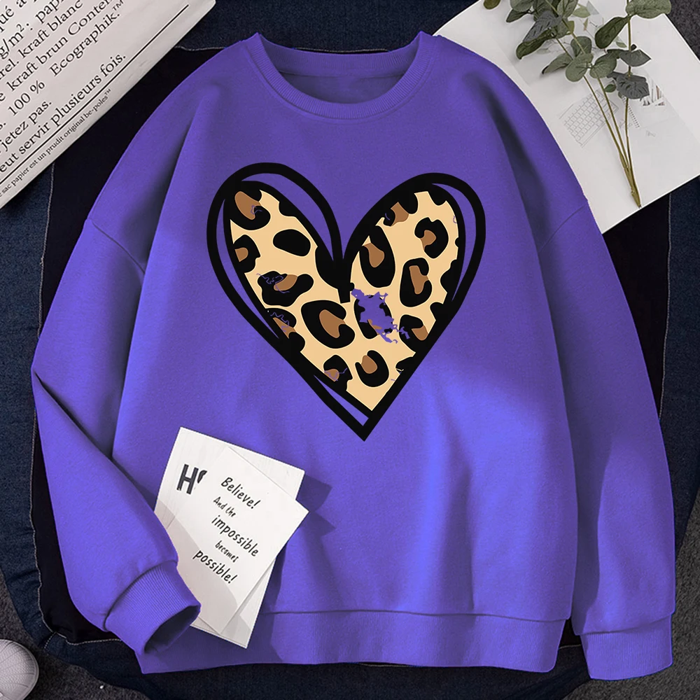 Winter Harajuku Woman Sweatshirt Incomplete Leopard Print Heart Printing Hoody Warm Crewneck Pullover Comfortable Fleece Tops