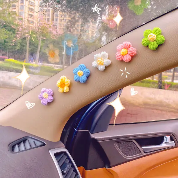 Korean Version of Xuanya Xiaohua Creative Car Decoration Car Accessories Cute Car Decoration Woven Puff FlowerInterior
