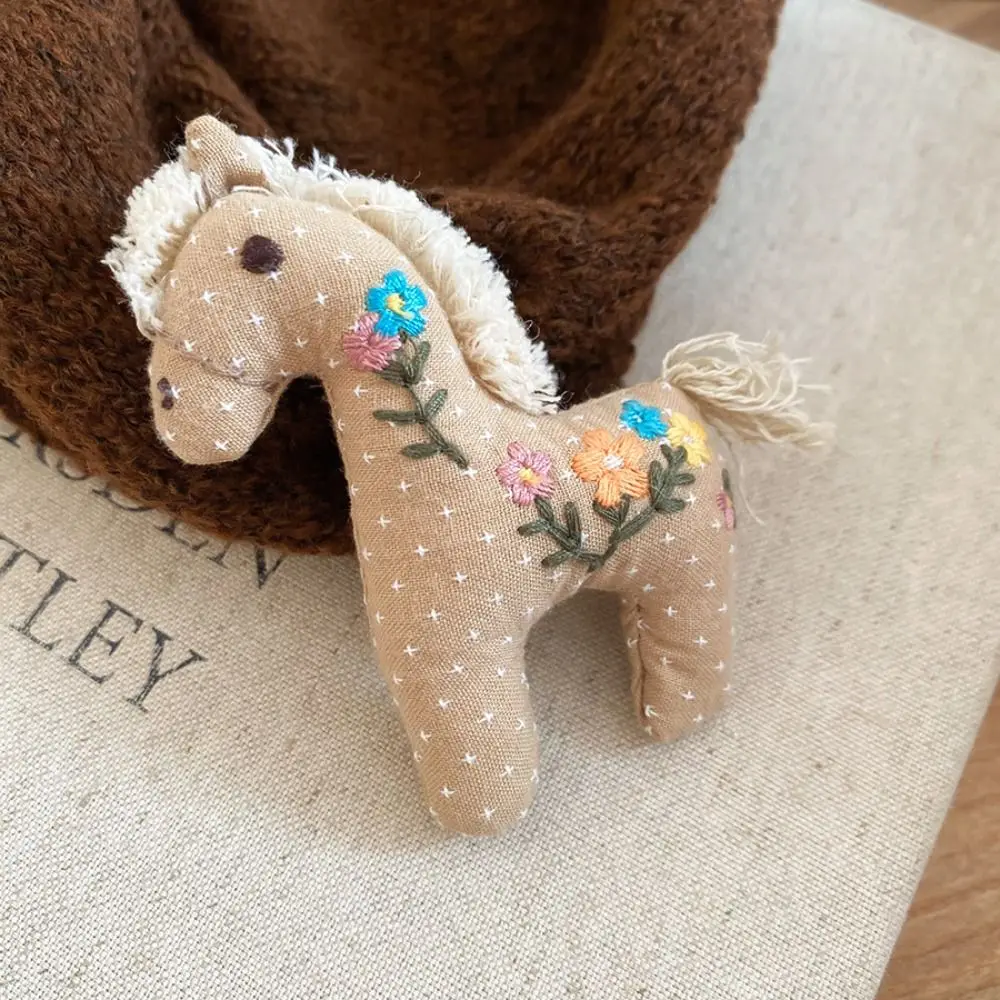 Kawaii Flower Embroidery Horse Brooch Cute Retro Cartoon Sweater Pin Plush Doll Pin Accessories Cloth Fabric Pony Brooch Gift