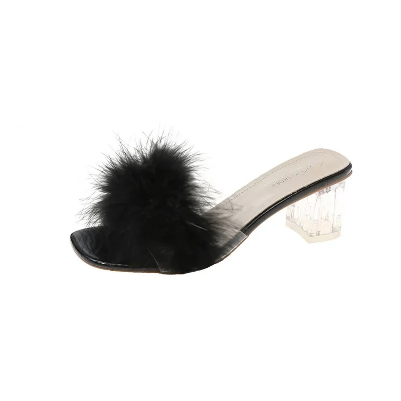 Nowe letnie puszyste Peep Toe Sexy wysokie obcasy damskie buty Fur Feather Lady moda ślubna wsuwane różowe kwadratowe noski damskie sandały