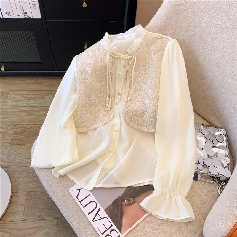 

Fashion Design White Shirt Women Korean Chic Embroidery Doll Collar Loose Ladies Top Flare Sleeve Fashion Blouse 2024 Spring New