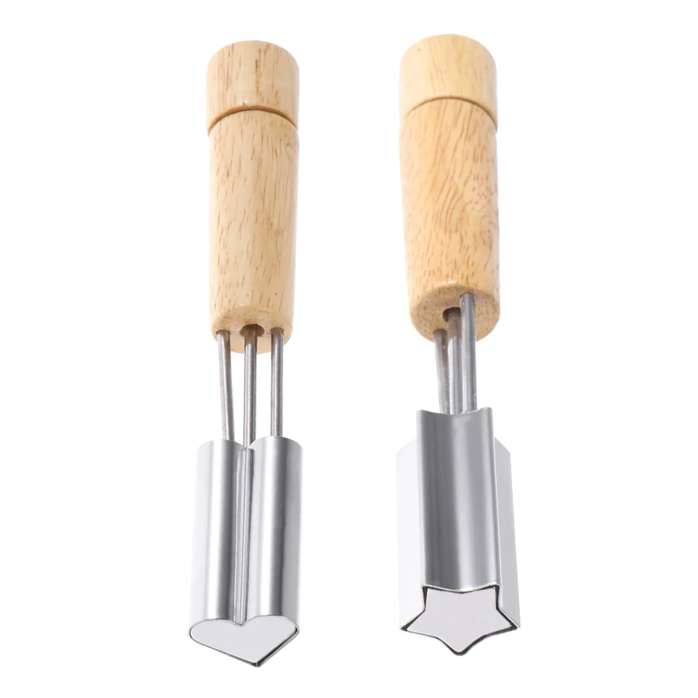 

2pcs Biscuit Stainless Steel Steel Cookie Vegetable Wooden Handle Cookie Heart Star Cake Cookies Baker Nonstick