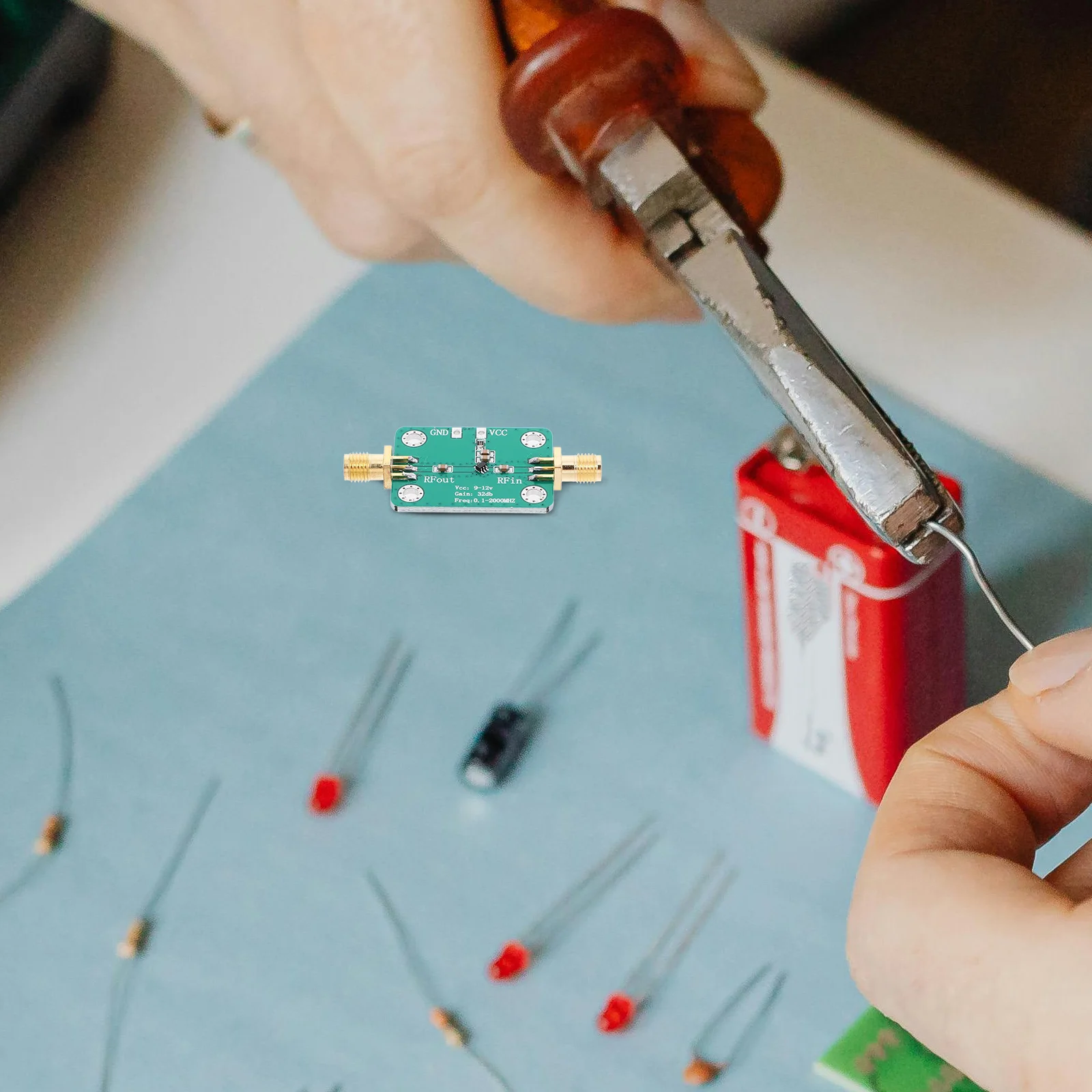 

Low Noise Amplifier Module FR4 Wide Frequency Range Signal Receiver High Performance Broadband Amp Board Amplifier