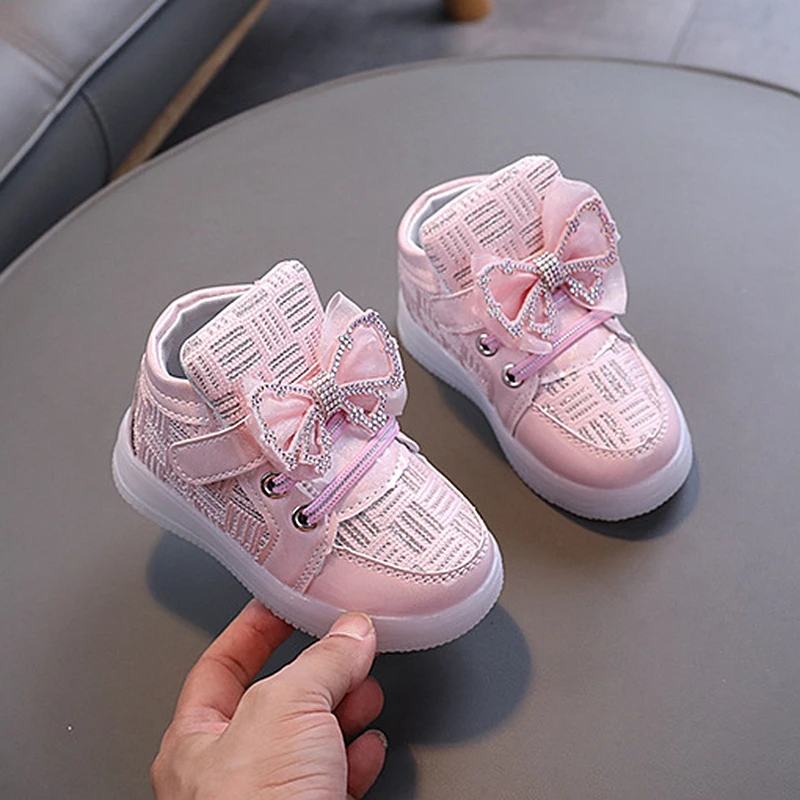 XUANMU Nové detské svietiace topánky Chlapci Dievčenské Protišmykové topánky Blikajúce svetlá Módne tenisky Batoľatá Malé deti LED tenisky Z0014_voghion.com