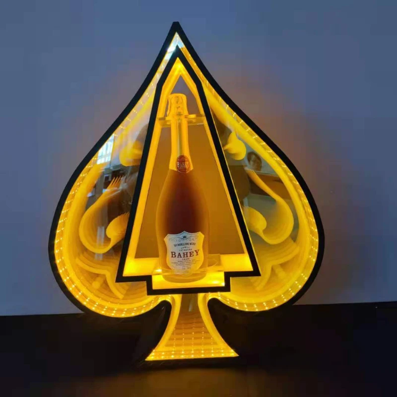 Light Luxury Household Wine Cabinet Ornament Refined Decorative Artwork Elegant Wine Holder French Style Decanter