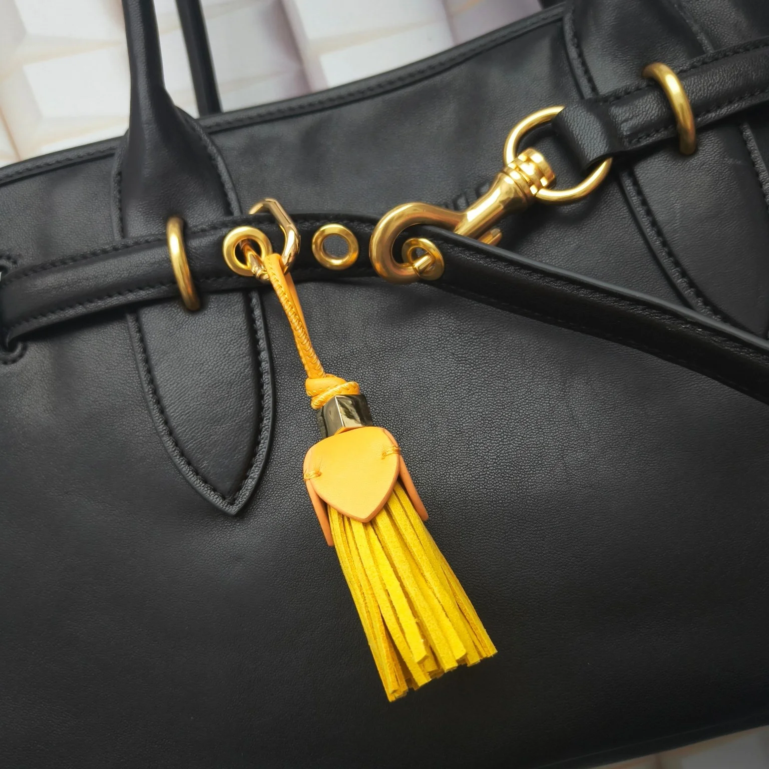 

Keychains for Women Men Metal Carabiner Holder Car Key Strap Waist Hanging Wallet Car Key Chains Keyrings
