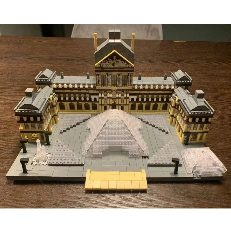 Louvre Modell Bausteine Weltberühmte Anziehung Architektur Modell Ziegel Desktop Dekoration Kinder Spielzeug Weihnachten Jungen Geschenke