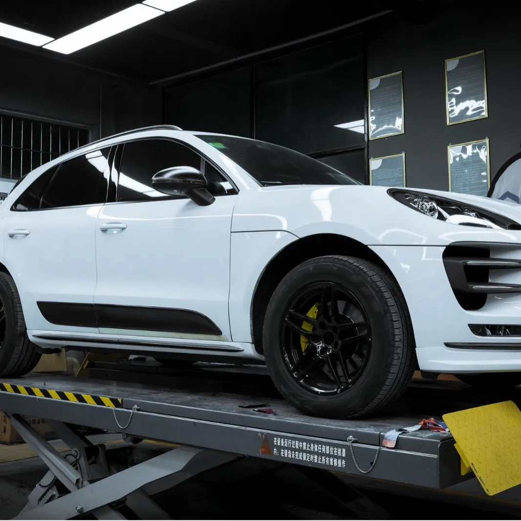 Cocok untuk Rakitan Rok Samping Teherat yang Ditingkatkan Macan 95B 14-UP