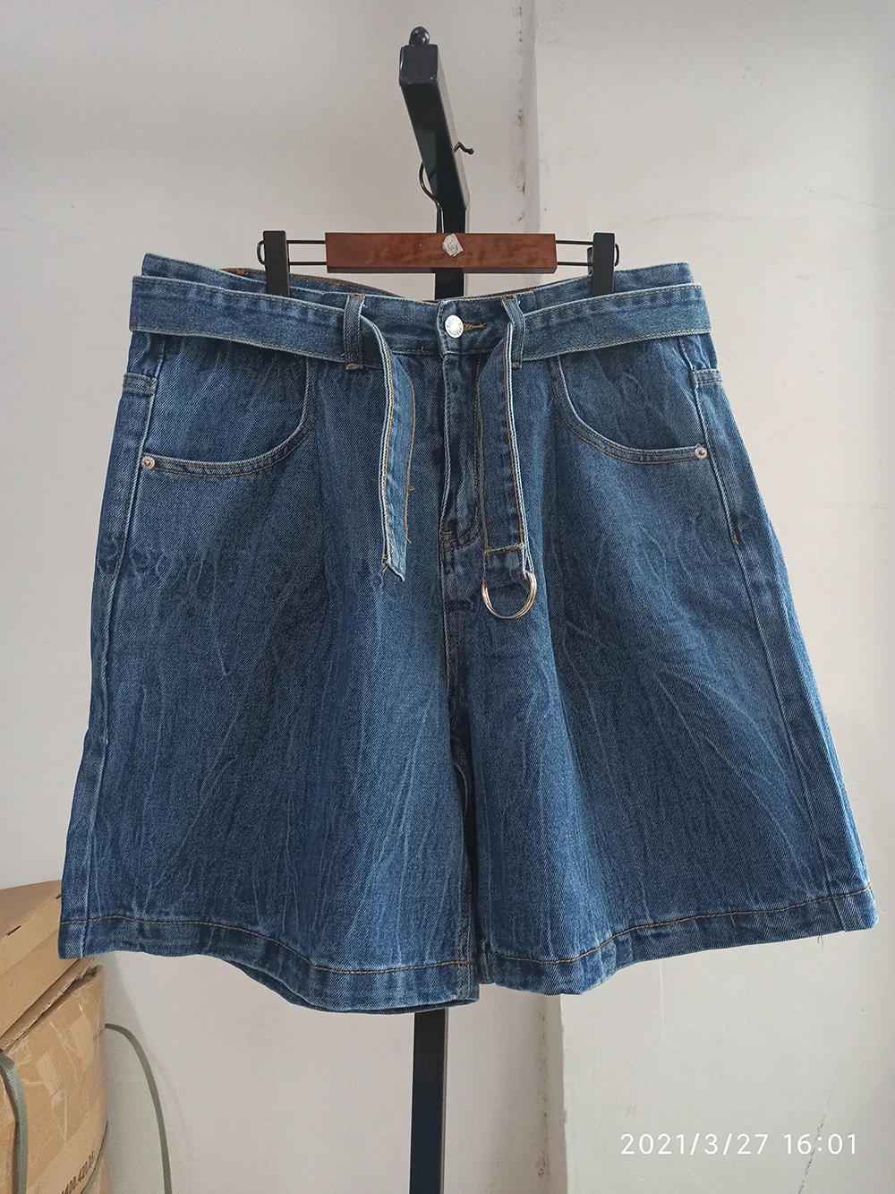 Jeans Heren Short Zomer Nieuwe Losse Wijde Pijpen Knielengte Broek Met Riem 2022 Mode Nieuw Vintage Denim Broekje 2y7234