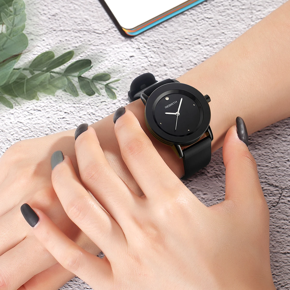 Simple and Casual Versatile Quartz Watch