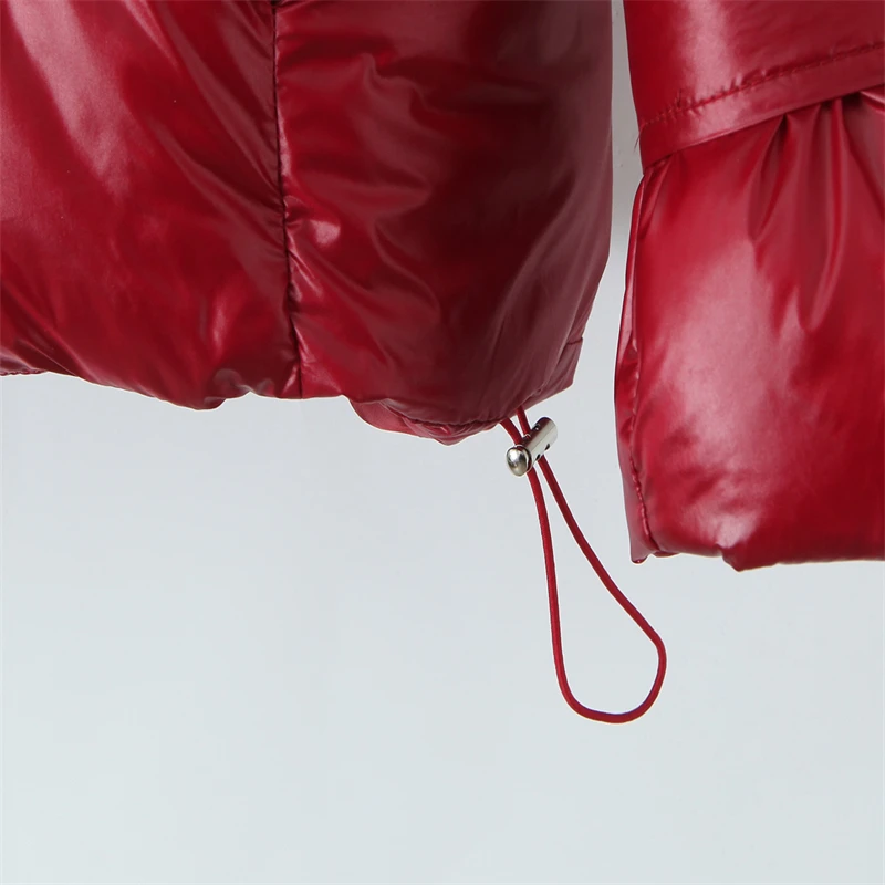 เสื้อแจ็คเก็ตพัฟเฟอร์สีแดงสำหรับผู้หญิง - เสื้อโค้ทบุนวมแบบมีซิปคอสูง แต่งผ้ามันเงา พร้อมปลายแขนปรับได้ เสื้อคลุมกันหนาวสำหรับฤดูหนาว