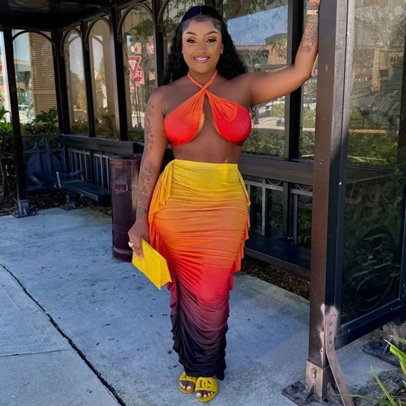 セクシーなグラデーションプリントマキシスカートセット女性 2 ピース衣装ホルター背中の開いたクロップトップ + サイドフリルシャーリングロングスカートマッチングセット