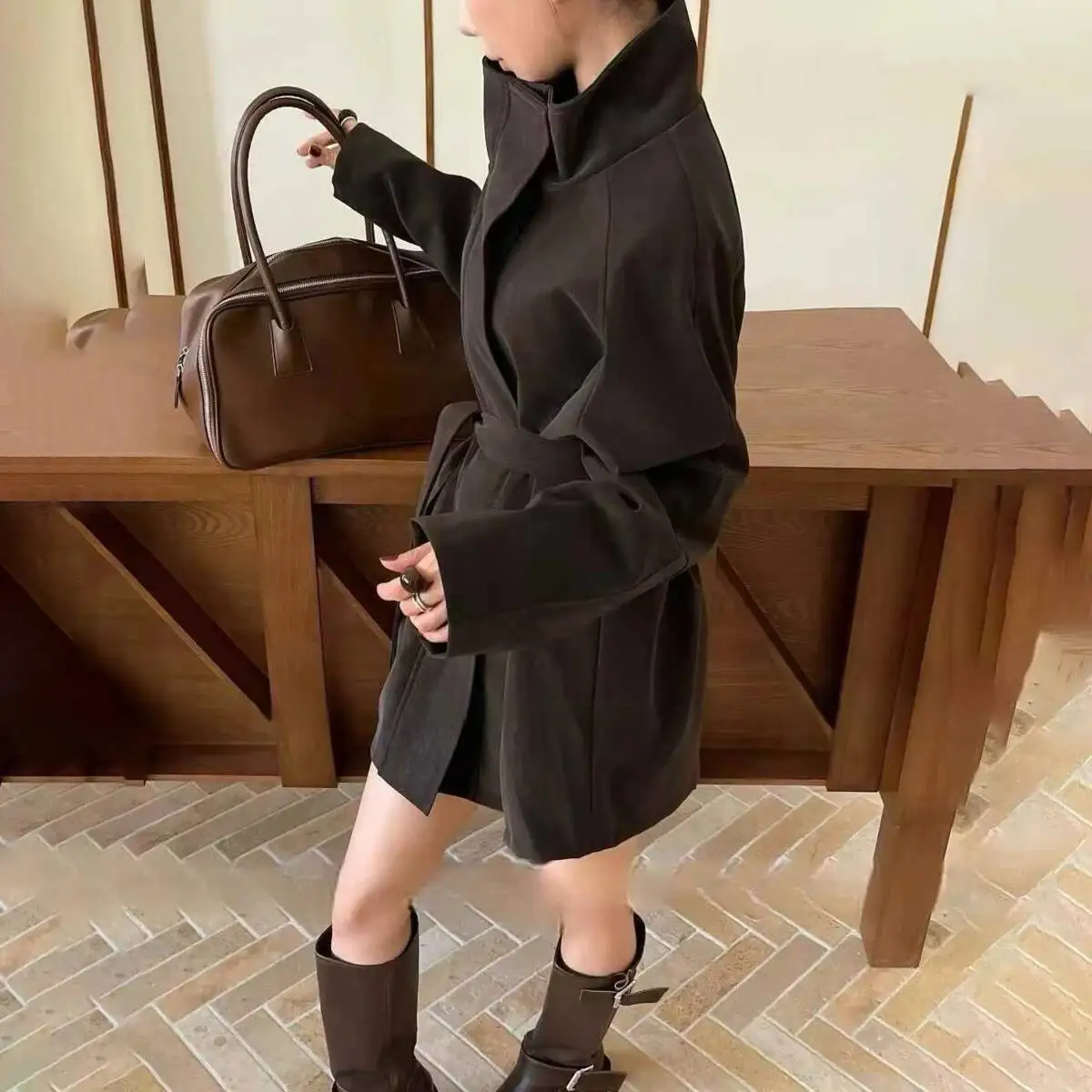 BJTZ ベルト付きタイウエストスタンドカラートレンチジャケット女性のための 2025 秋の新トレンドソリッドカラーオフィスレディ気質ウインドブレーカー