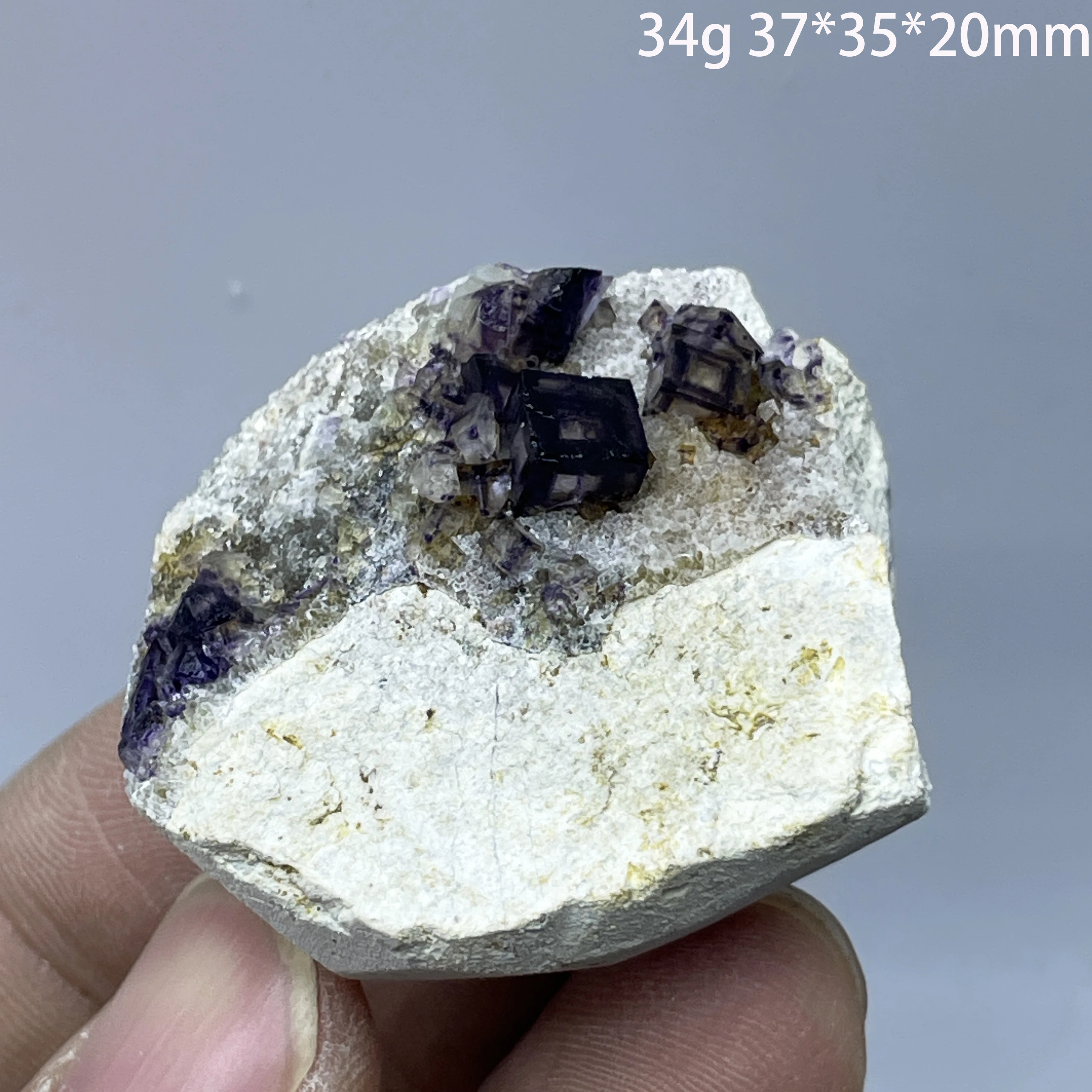 Natural Fluorite Quartz Crystal Ore Mineral Specimen Healing Stone for Home Decoration and Teaching