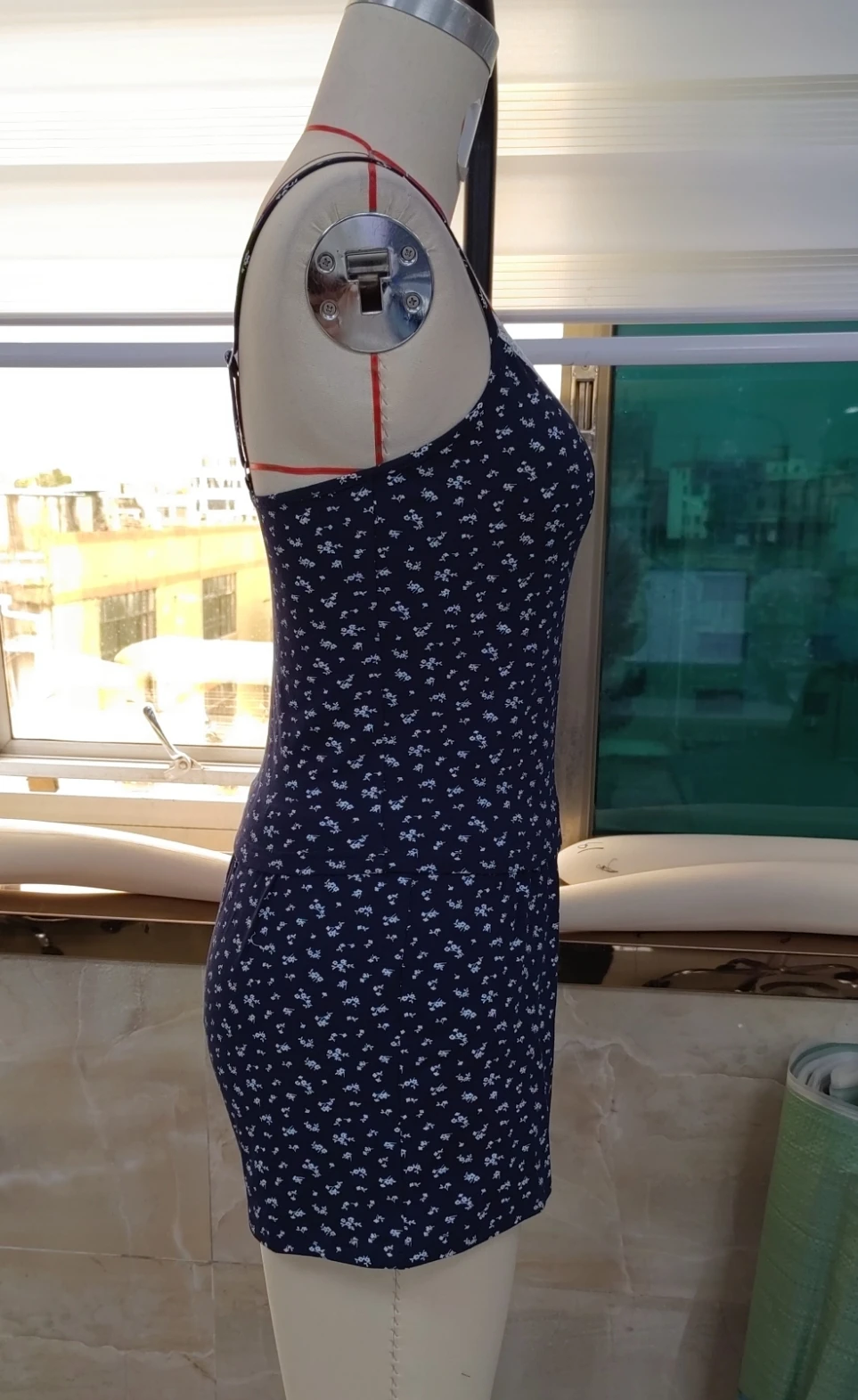 

Women’s Casual 2 Piece Outfits Sleeveless Lace Trim V Neck Cami Tops + Shorts Set Loungewear