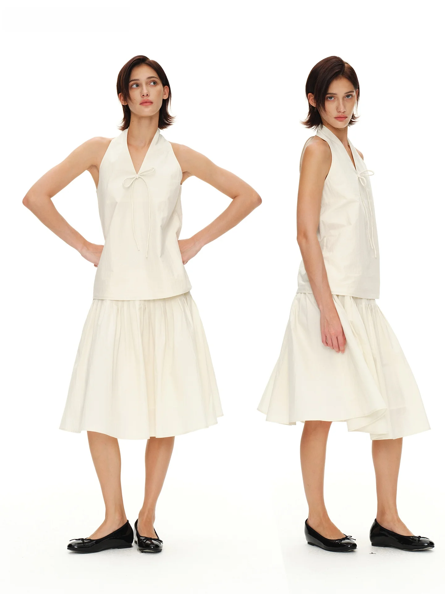 

Non Restrained V-Neck Sleeveless Knot-Strap Halter Neck Top And Pleated Skirt Set Women's Slimming Fashion Ensemble