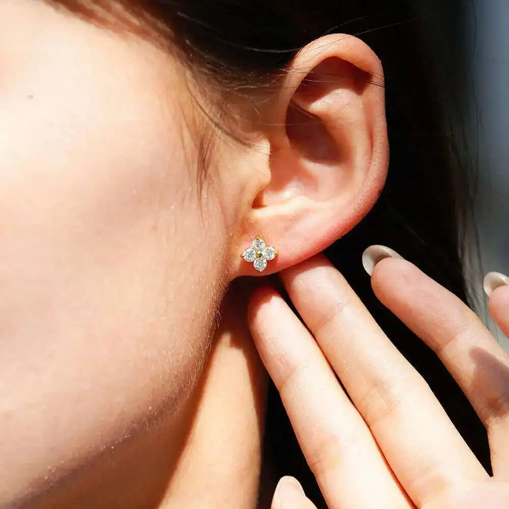 JH D VVS1 أقراط مويسانيتي مستديرة للنساء والرجال 4 أحجار كلاسيكية S925 حلق من الفضة الاسترليني مع مجوهرات هدية GRA