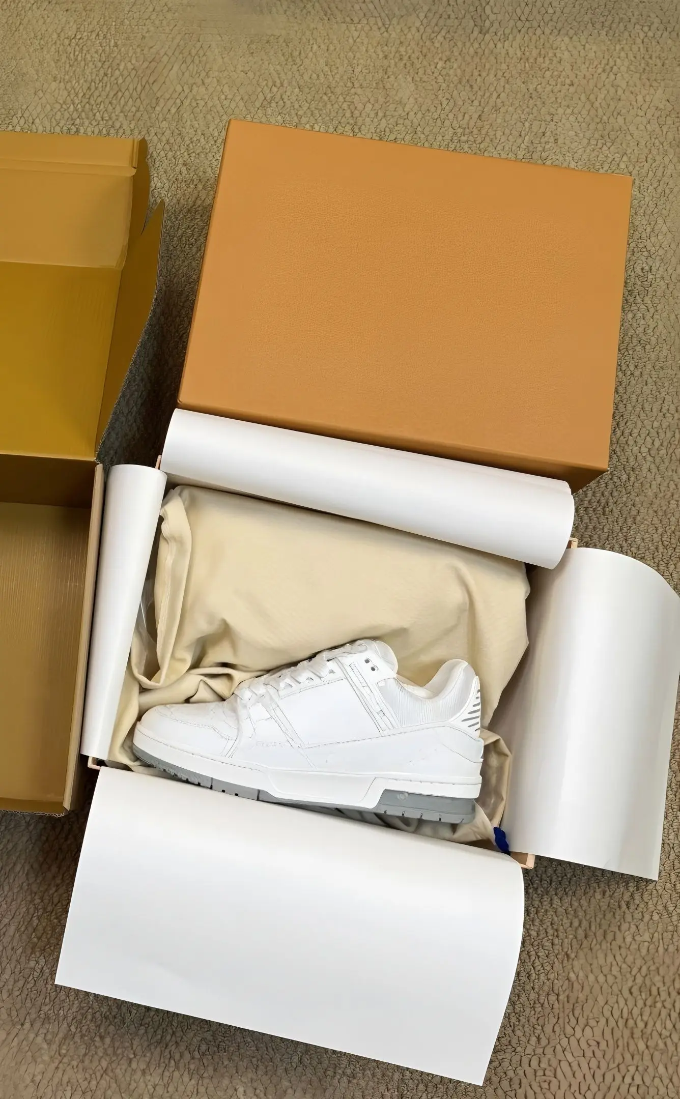Unisex All White Low Top Skate Sneakers Faux Leather Splicing Lace Up Flat Casual Street Shoes