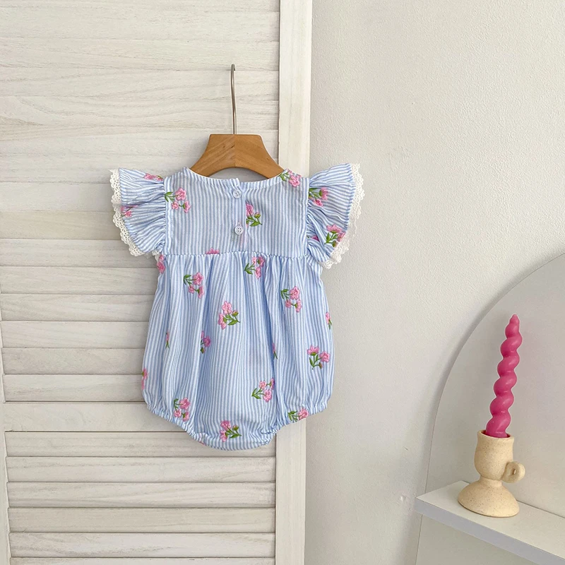 2026 Neuer Sommer 0-24M Kleinkind Mädchen Flügelärmel Baumwolle Gestreifter Jumpsuit Blumenmuster Western Baby Mädchen Blauer Strampler – Detail 8