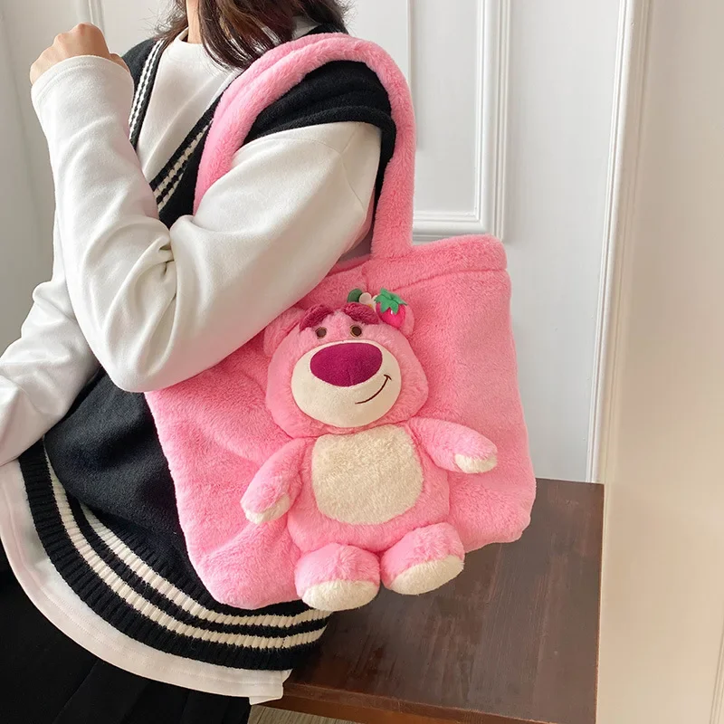 Nuevo bolso de hombro de muñeco de peluche de dibujos animados de Disney, bolso de mano suave y bonito con punto de oso de fresa para niñas