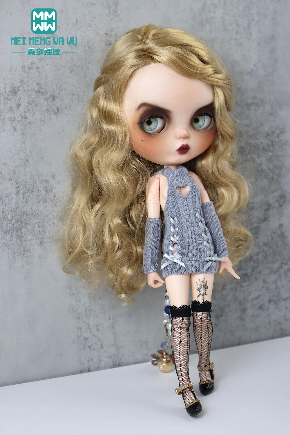 Se encaixa 28cm blyth ob22 ob24 boneca elegante amor suéter vestido brinquedos presente