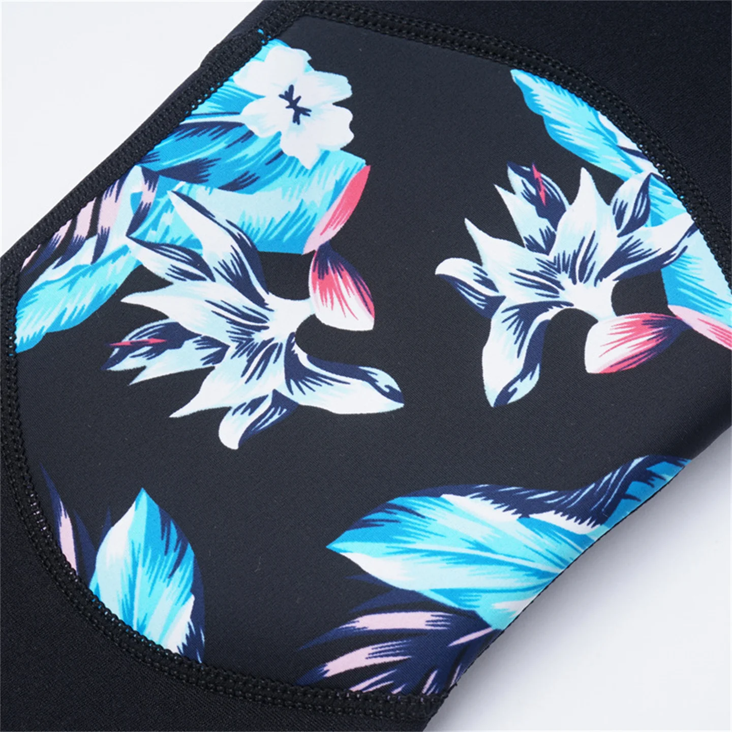 2MM Neoprene One-Piece Wetsuit Women's Long-Sleeved Cold-Proof Diving Suit Snorkeling Sailing Surfing Winter Swimsuit